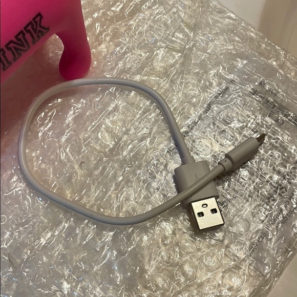 🎵🔉VS PINK💕🌟MINI DOG BLUETOOTH USB SPEAKER🎉 - Picture 8 of 8